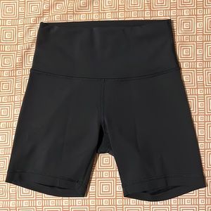 COPY - Lululemon Wunder Train High-Rise Short 6”